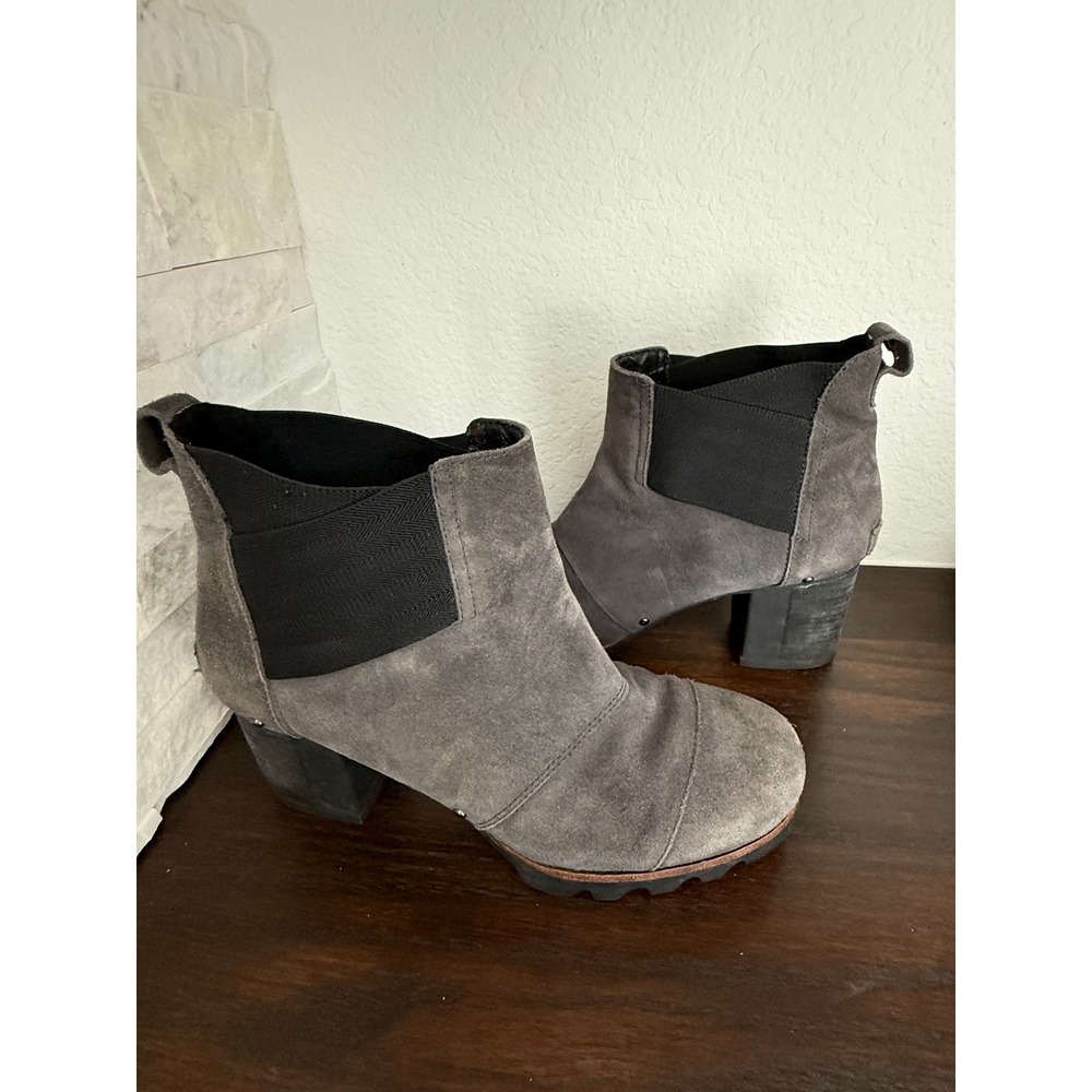 Sorel Lolla Chelsea Boots Grey Suede Stacked Heel Ankle Bootie! Size: Women 10